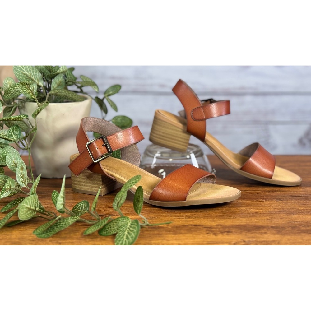 Universal Thread Womens Cognac Brown Block Heel Ankle Strap Sandals Size 6